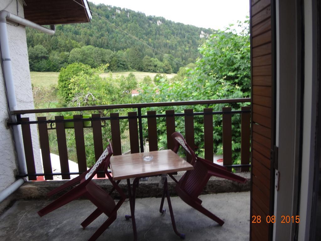 Hotel Bon Accueil Oyonnax Quarto foto